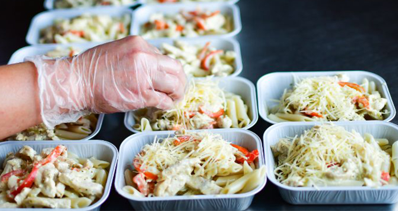 spotsee-airline-In-Flight-Meals-Case-Study-Cook-Check-serving-image-web