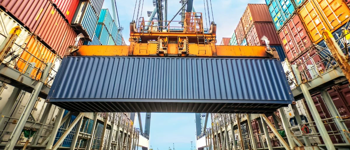 Offshore-drilling-casestudy-spotsee-shipping-containers-image-web