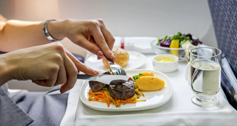 spotsee-airline-In-Flight-Meals-Case-Study-Cook-Check-dinner-image